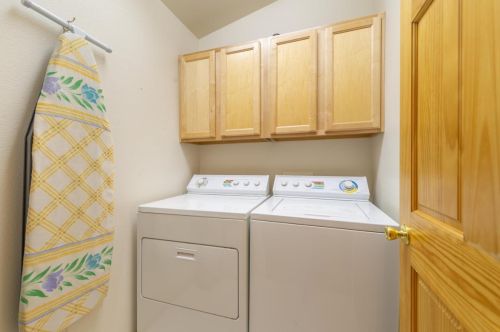 13610 Hillside Dr, Truckee CA  96161-6867 exterior