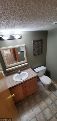2367 Cascade Dr, Prior Lake, MN 55379-3927