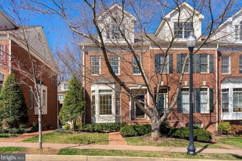 1761 22nd St, Arlington, VA 22209-1132