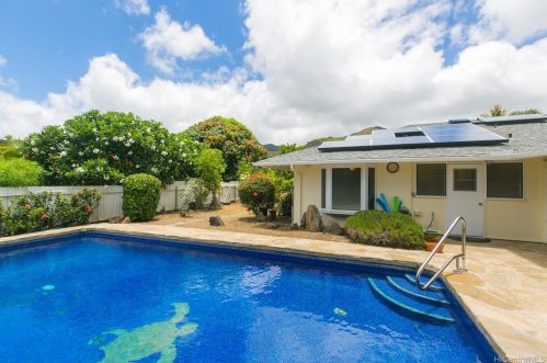 262 Panio St, Honolulu, HI 96821-2128