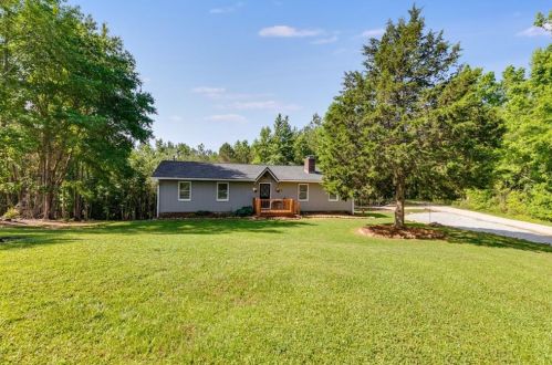 42 Eaves Bridge Rd, Buchanan, GA 30113-3200