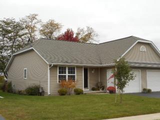 639 Grove St, Pecatonica, IL 61063-9780
