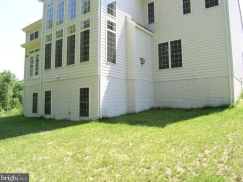 3717 Fidelis Ct, Triangle VA  22172-2065 exterior