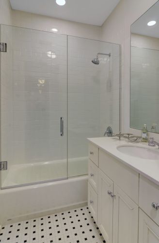 137 Oxford Ave, Willowbrook IL  60514-1151 exterior