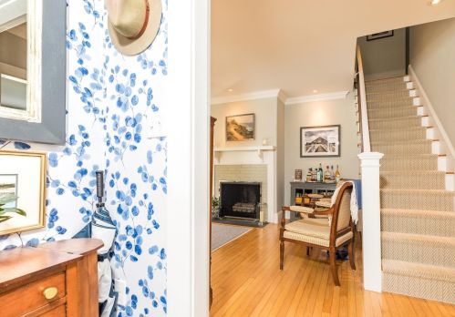 44 Mendum Ave, Portsmouth, NH 03801-5008