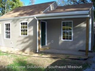 2427 Monroe St, Springfield MO  65802-4929 exterior