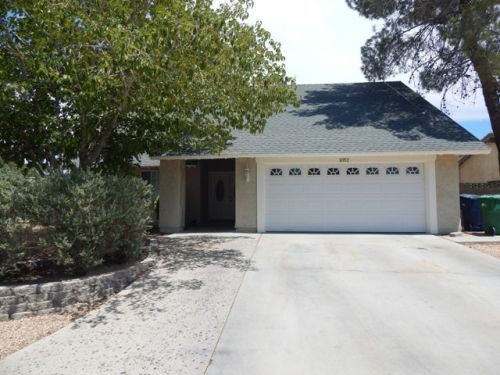 1052 Sierra View St, Ridgecrest, CA 93555-3016