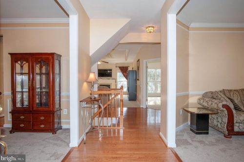 12069 Maidenhair Dr, Gainesville, VA 20155-3865