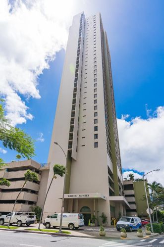 229 Paoakalani Ave, Honolulu HI 96815-3764 exterior