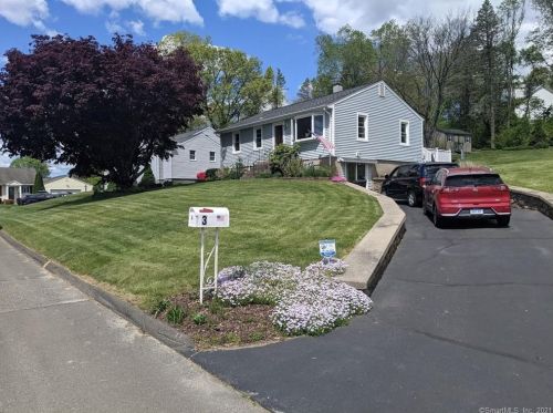 3 Ridge Rd, Derby, CT 06418-2052