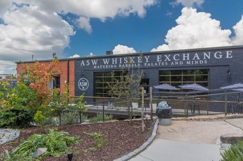 1222 Lorenzo Dr, Atlanta GA  30310-3946 exterior