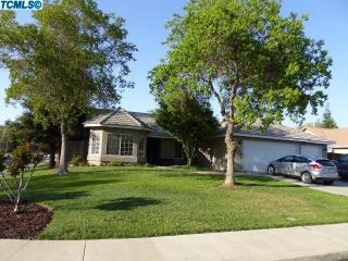 4004 Stapp Ct, Visalia, CA 93292-7075