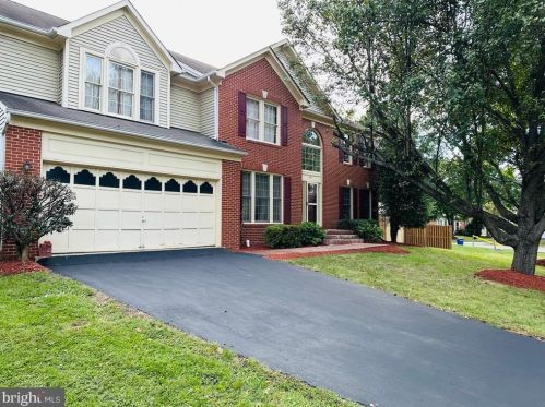 1507 Summerset Pl, Herndon, VA 20170-3937