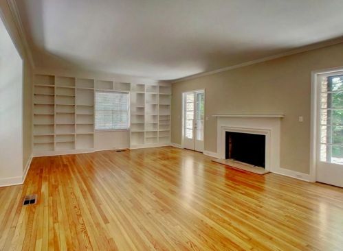 811 38th St, Austin TX  78705-1809 exterior