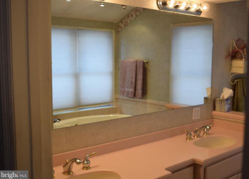 156 School House Rd, Lancaster PA  17603-6314 exterior