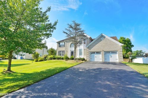 26 Victoria Cir, Jackson Twp, NJ 08527-3202
