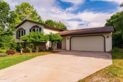 987 White Birch Ct, Douglas, MN 55960-2030