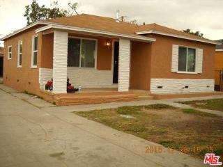 121 Pannes Ave, Compton, CA 90221-3526
