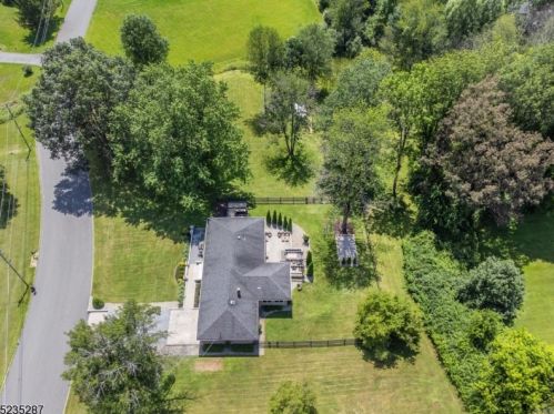 2 Hampton Spring Rd, Fredon, NJ 07860-1413