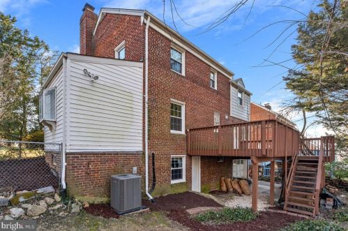 1626 Oakview Dr, Silver Spring MD 20903-2243 exterior