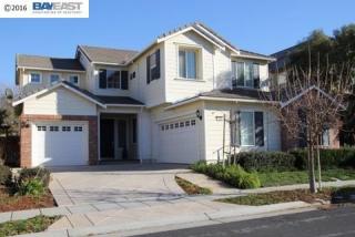 448 Palo Alto St, Tracy, CA 95391-1199