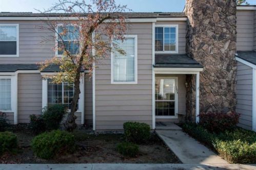 1475 Mayflower Way, Clovis, CA 93612-2447
