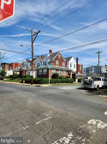 1687 Harrison St, Philadelphia, PA 19124-2775