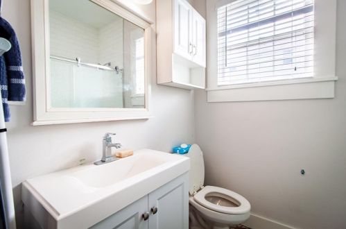 207 39th St, Austin TX  78751-5030 exterior