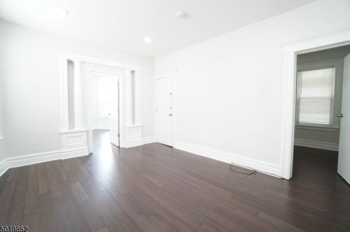 31 Kling St, Town Center NJ  07052-5510 exterior