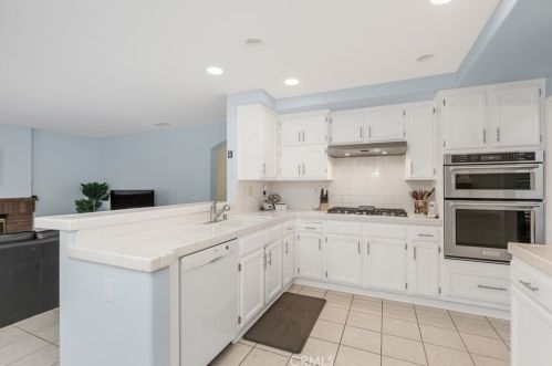 1874 Natalie Ln, Riverside CA  92506-4656 exterior