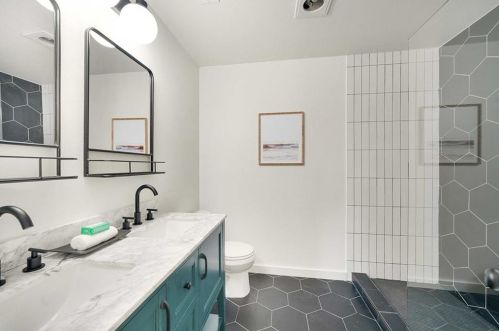 6307 Cannonleague Dr, Austin TX  78745-4916 exterior