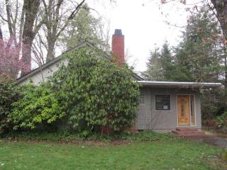 24833 Fir Grove Ln, Elmira, OR 97437-9785