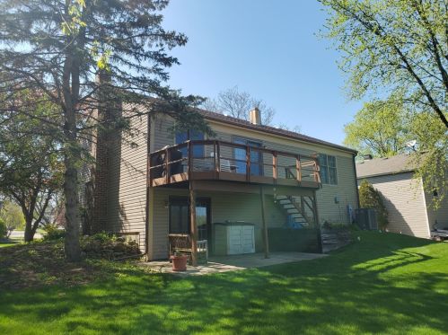 142 Sherman Ct, Hanover Park, IL 60103-6525