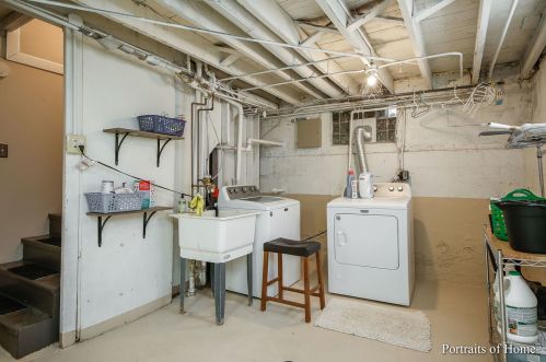 350 55th St, Willowbrook IL  60514-3015 exterior