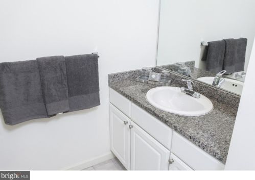 91 9th St, Philadelphia PA  19107-2410 exterior