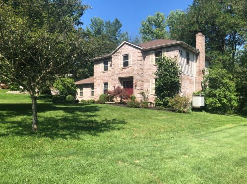 5819 Gaines Rd, Cincinnati, OH 45247-5815