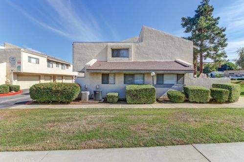 4 Price St, Redlands, CA 92373-4434