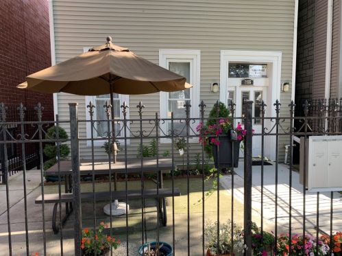 2455 Cortland St, Chicago, IL 60647-4305
