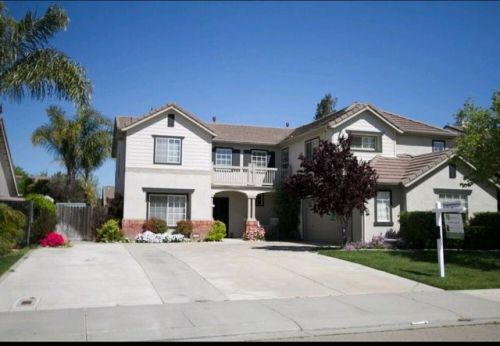 1737 Ruth Dr, Ripon, CA 95366-9571