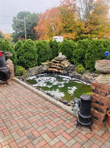 2 Oak St, Wallingford CT  06492-1707 exterior