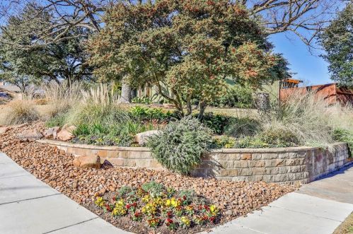 854 Creekridge Dr, Dallas, TX 75218-2205