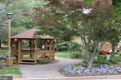 343 Sayre Dr, Princeton NJ  08540-5839 exterior
