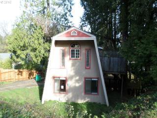 12137 Henderson Dr, Portland, OR 97266-4921