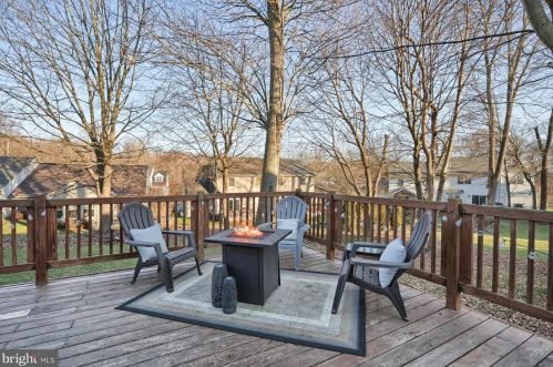 12 Mill Pond Dr, Lancaster PA  17603-7411 exterior