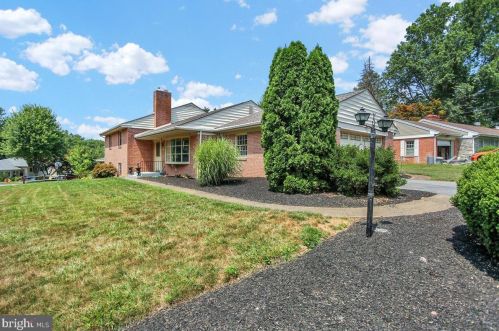 57 Springhouse Rd, Lancaster PA  17603-6619 exterior