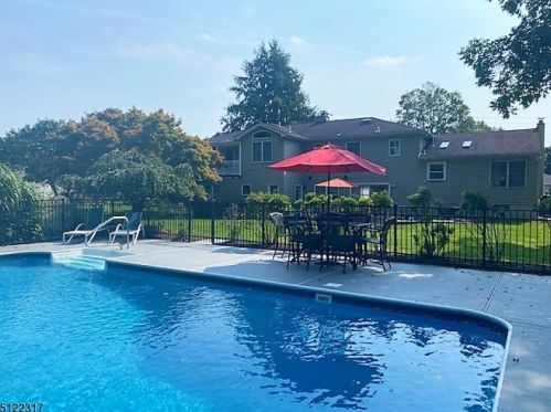24 Indian Ln, Hackettstown, NJ 07840-2608