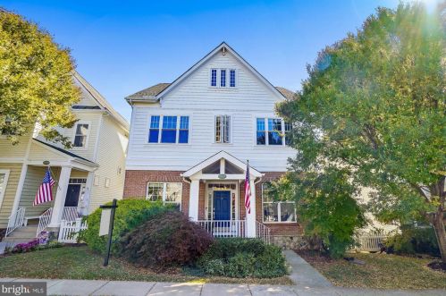 17592 Marbury St, Round Hill, VA 20141-2161