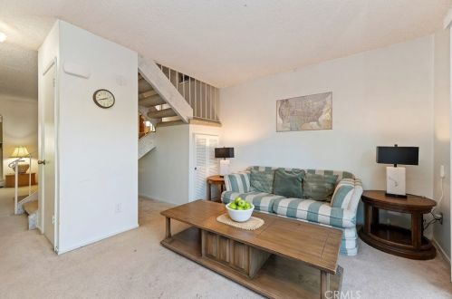 2858 Tropicana Dr, Riverside CA  92504-4206 exterior