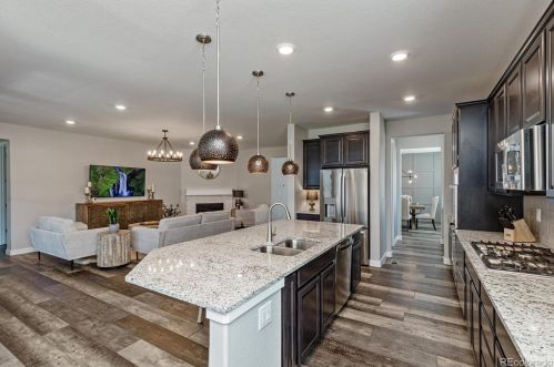 27938 Clifton Pl, Denver CO  80016 exterior