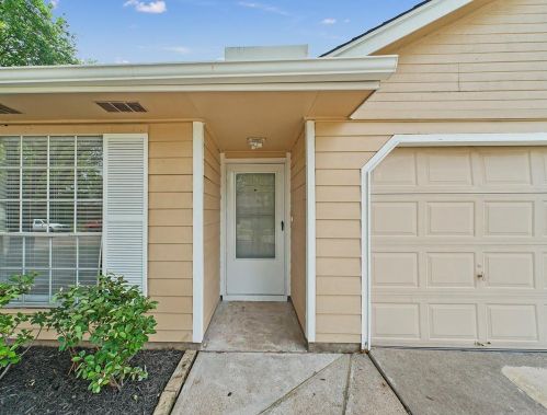 6906 Harpers Dr, Richmond TX  77469-5947 exterior